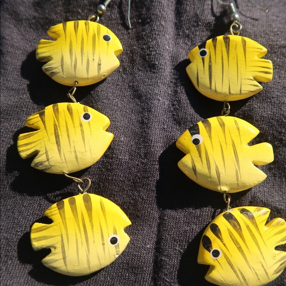 Fish earings - Picture 2 of 3